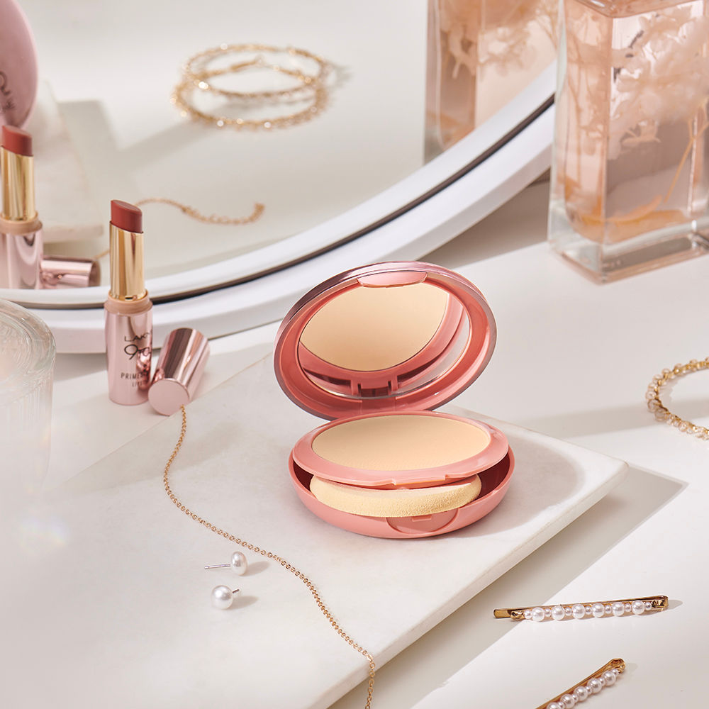 Lakme 9 To 5 Unreal Dual Cover Pressed Powder, 2 In 1 Compact + Foundation