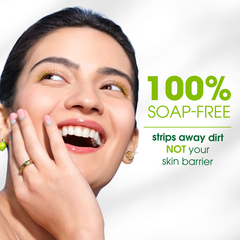 Simple Kind To Skin Moisturising Facial Wash, Reduces Dryness with Panthenol for Dry Skin