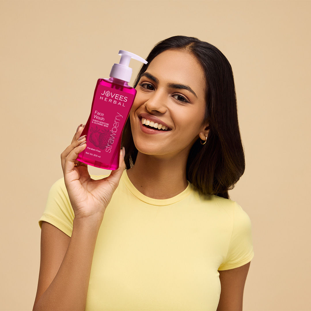 Jovees Herbal Strawberry Face Wash