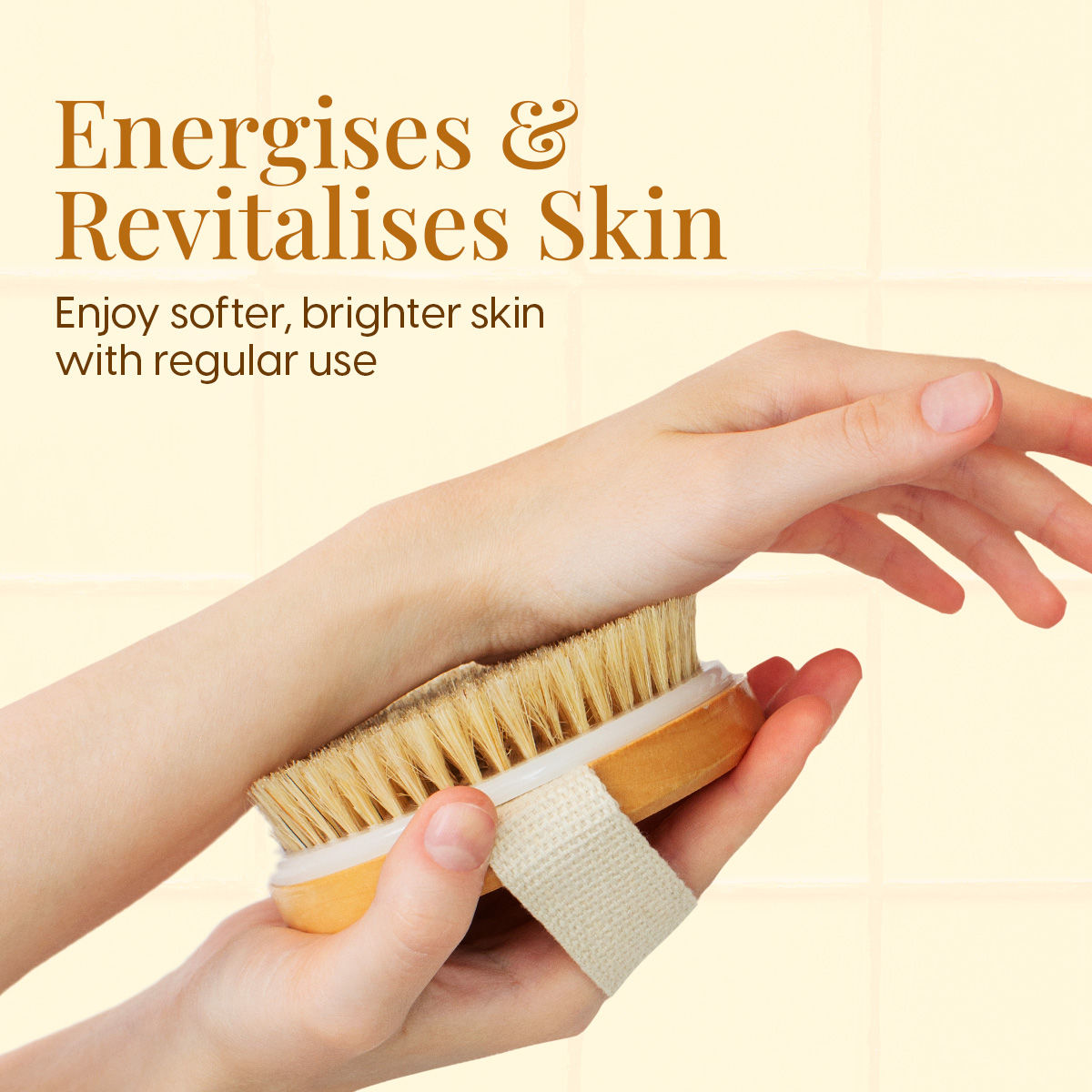 Matra Exfoliating Oval Dry Bath Brush Natural Wooden Body Scrubber for Lymphatic Drainage, Cellulite