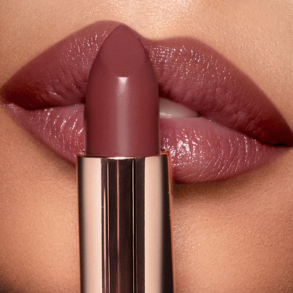 Charlotte Tilbury K.I.S.S.I.N.G
