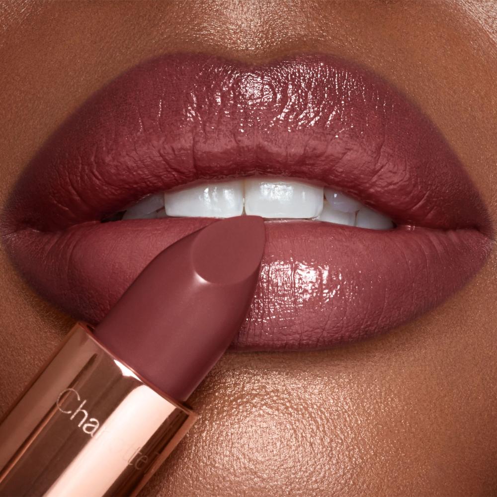Charlotte Tilbury K.I.S.S.I.N.G