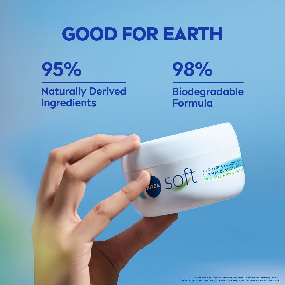 NIVEA Soft Vit E Light Non Sticky Face Moisturiser Cream Fresh & Hydrated Skin For All Skin Types