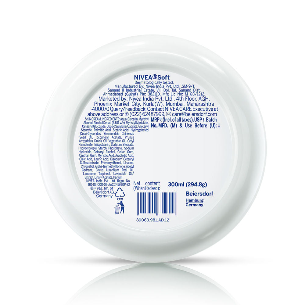 NIVEA Soft Vit E Light Non Sticky Face Moisturiser Cream Fresh & Hydrated Skin For All Skin Types
