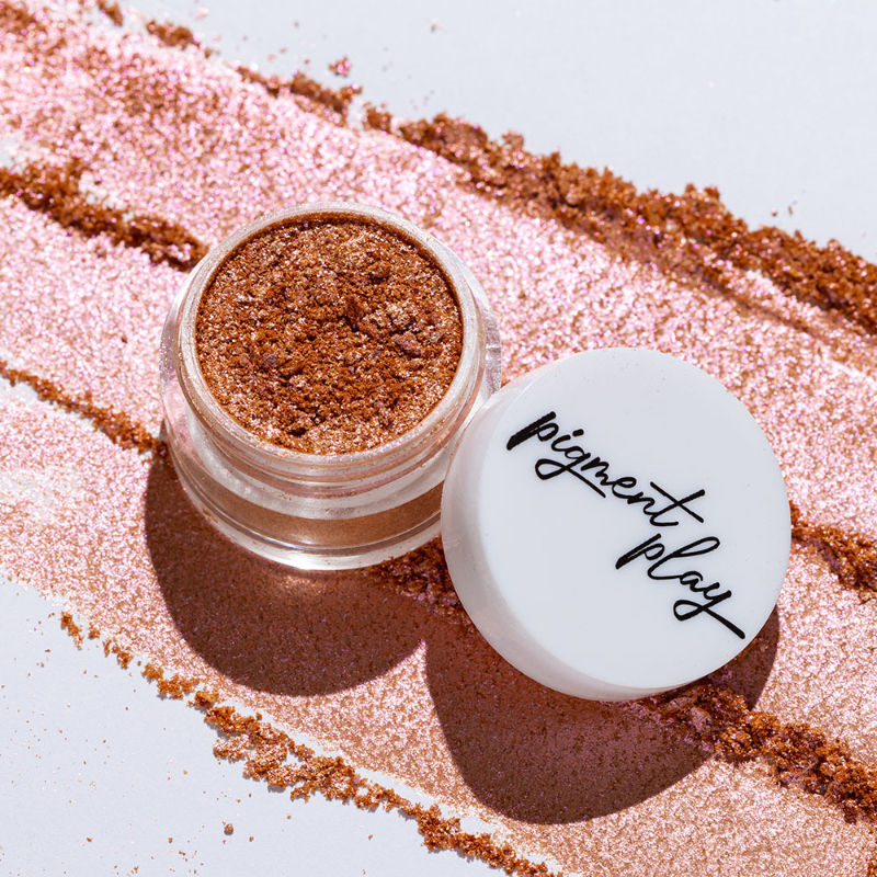 Pigment Play Iridescent Loose Powder