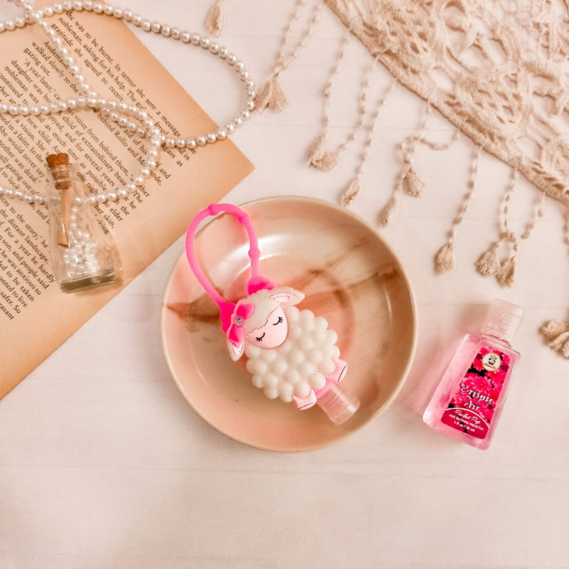 Bloomsberry Lambie holder with sanitizer