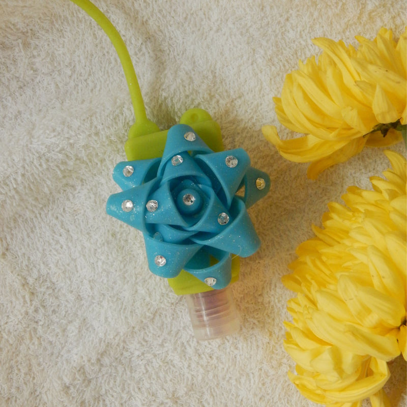 Bloomsberry Bow Holder with sanitizer