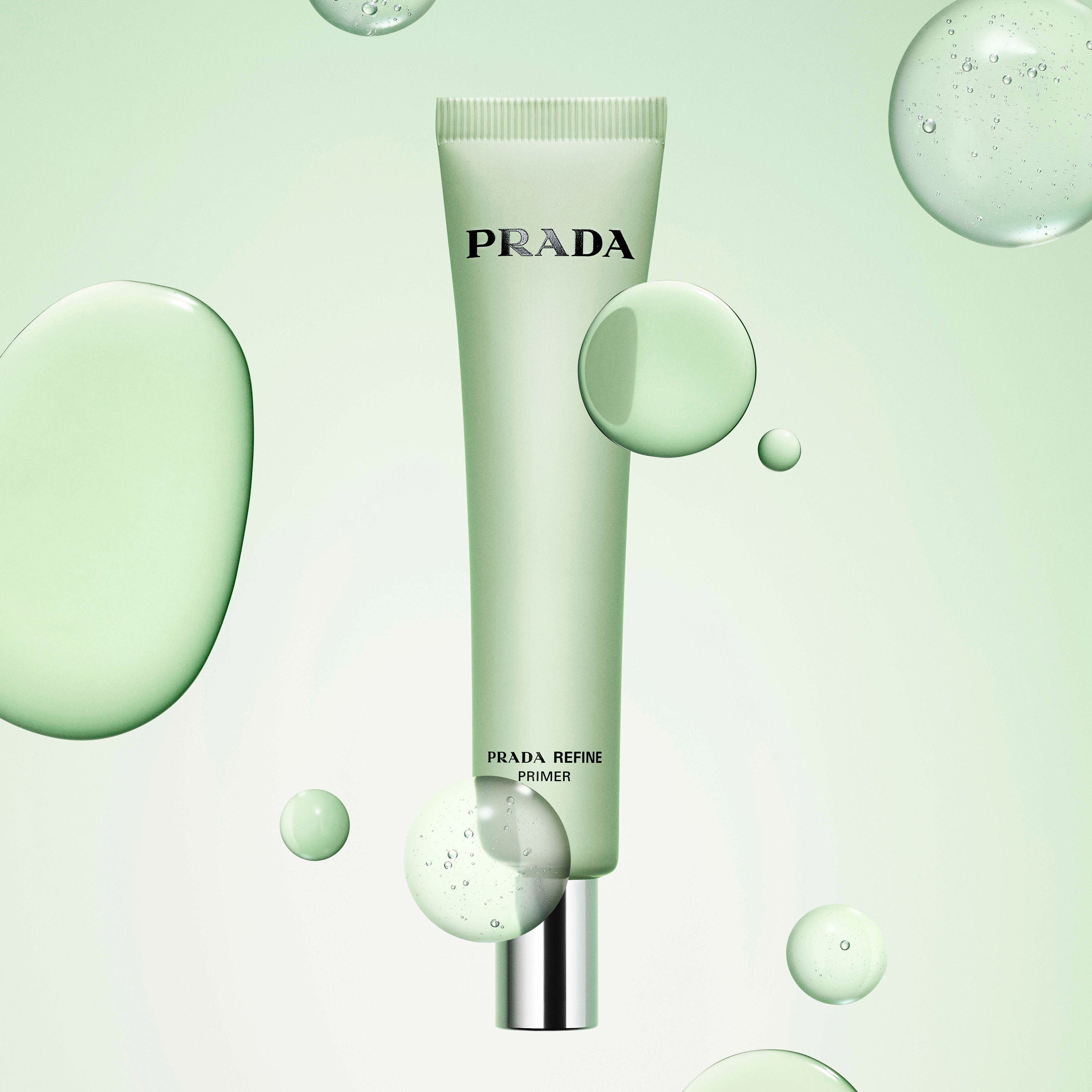Prada Refine Blurring Extending Primer - Pore-blurring Primer with a Soft Matte Finish