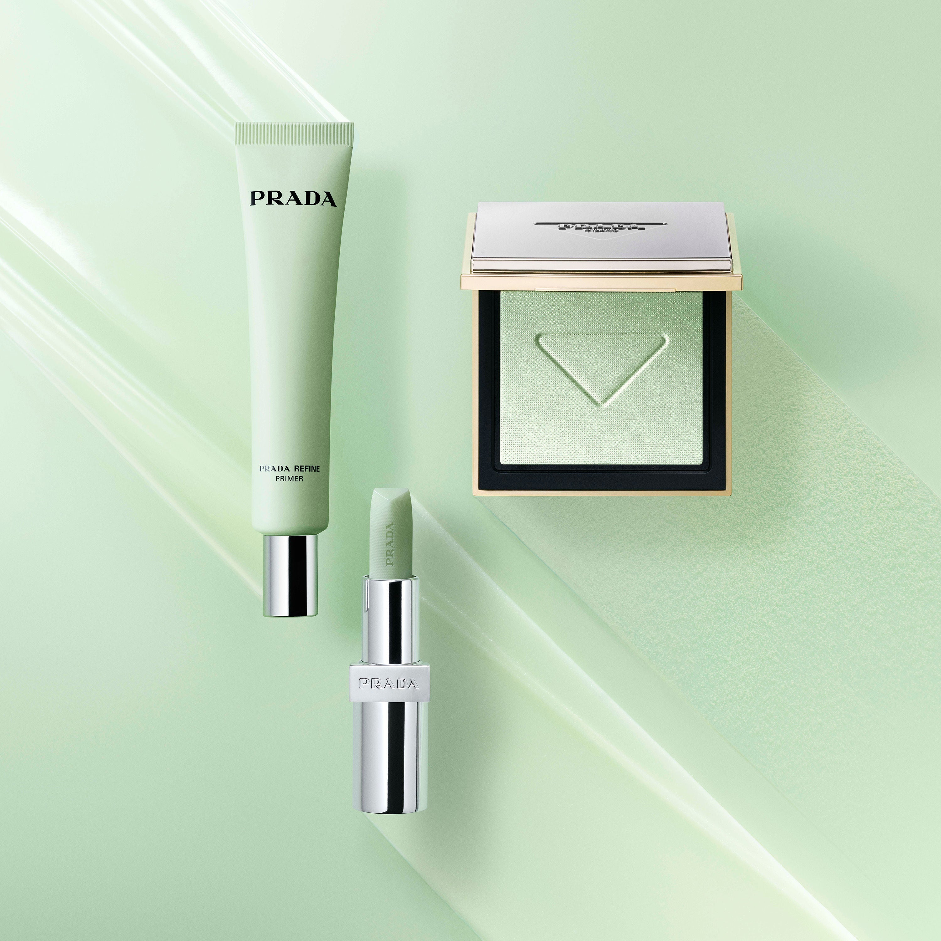 Prada Refine Blurring Extending Primer - Pore-blurring Primer with a Soft Matte Finish
