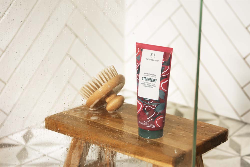 The Body Shop Strawberry Softening Body Polish Scrub