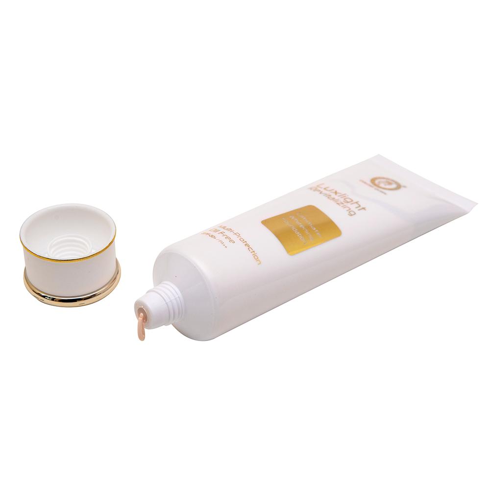 Colors Queen Luxlight Revitalizing Ultimate Whitening Foundation