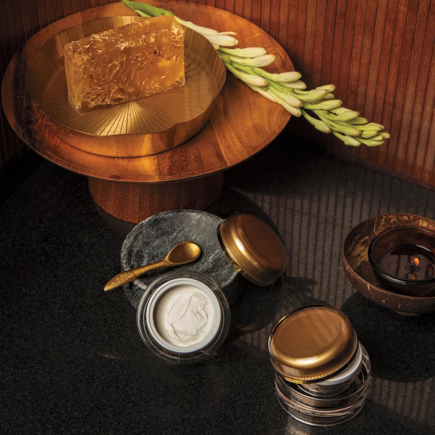 Mantra Herbal Anantam Saffron & Cucumber Under Eye Complex Light Day Cream