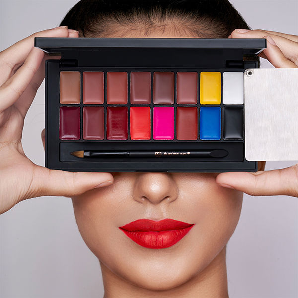 Europe Girl Kiss Me Lip Palette