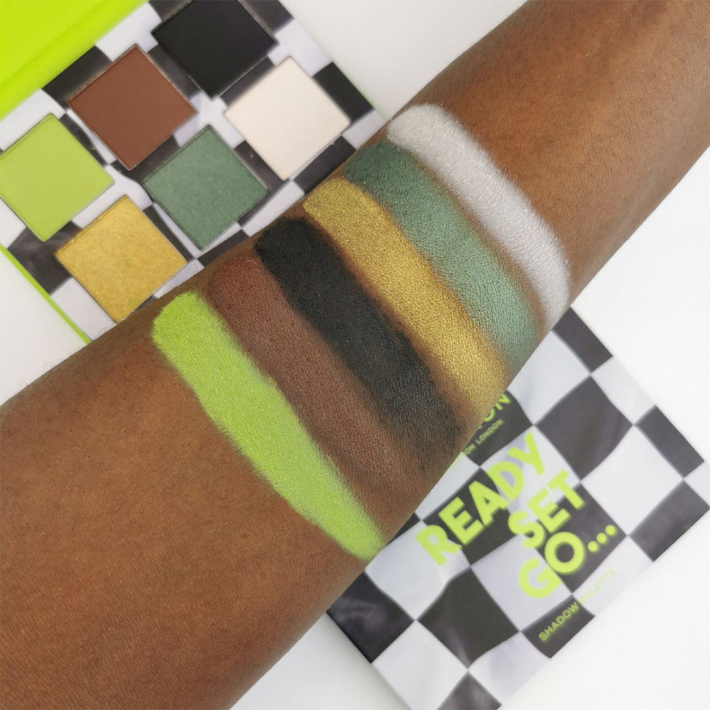 Makeup Revolution Power Eyeshadow Palette 90's Baby