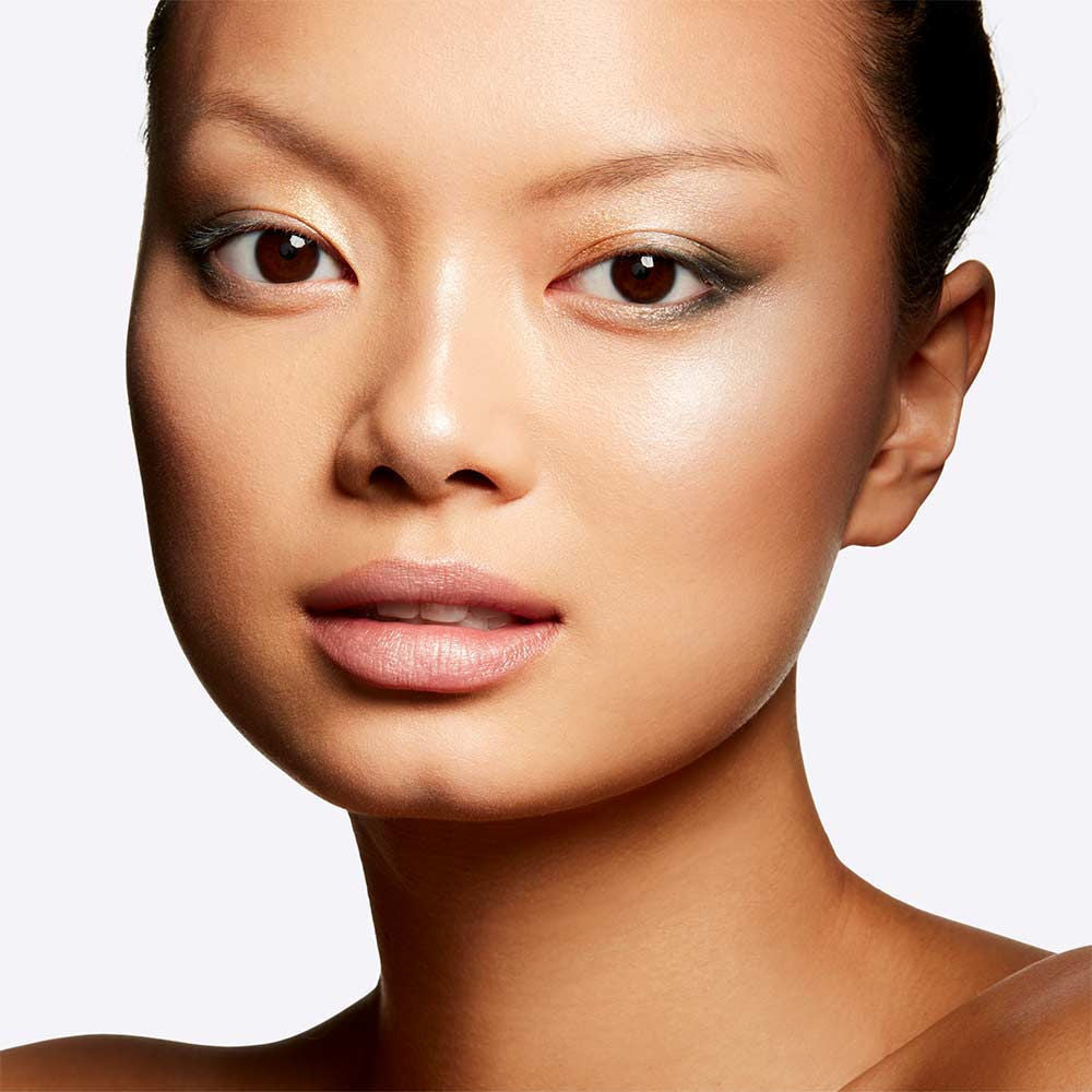 M.A.C Extra Dimension Skinfinish