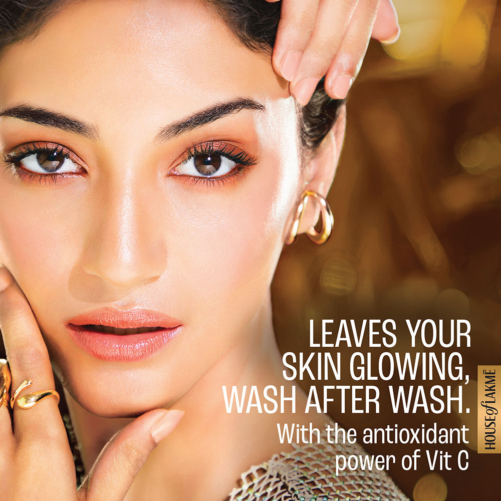 Lakme 9 to 5 Vitamin C 100% Soap Free Face Wash with Lemon Extract and Gentle Exfoliating Beads