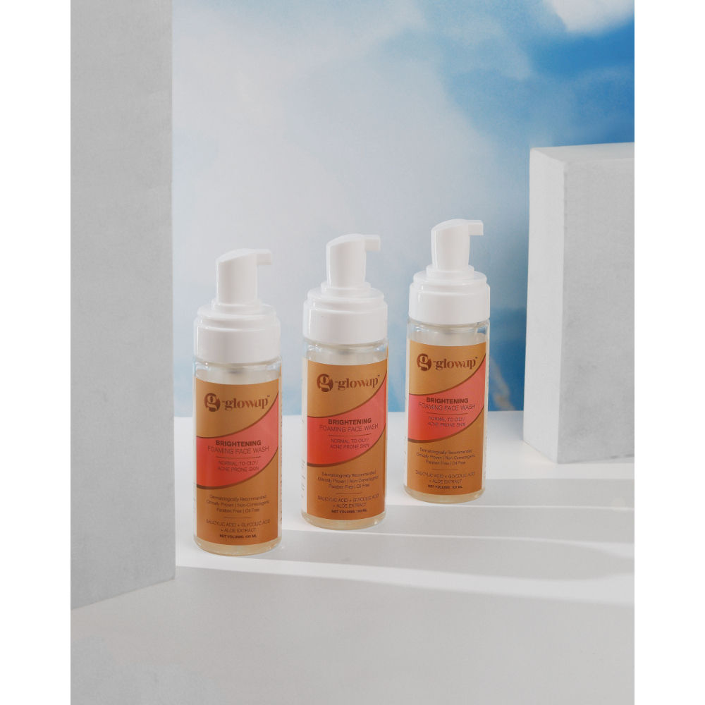 g HK glowup Brightening Foaming Face Wash