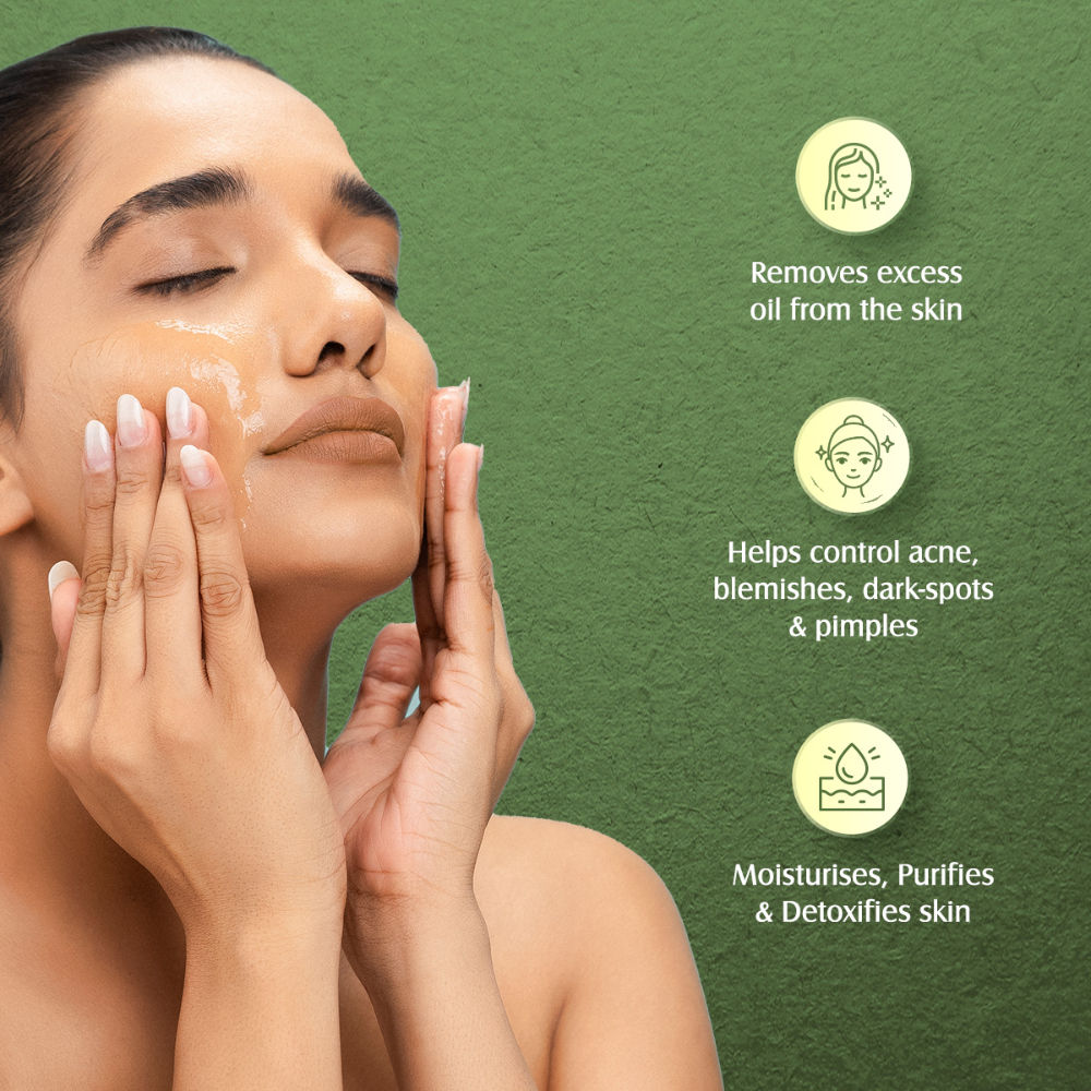 Lotus Herbals Teatreewash Face Wash With TeaTree Oil & Cinnamon And Helps Control Pimples & Acne