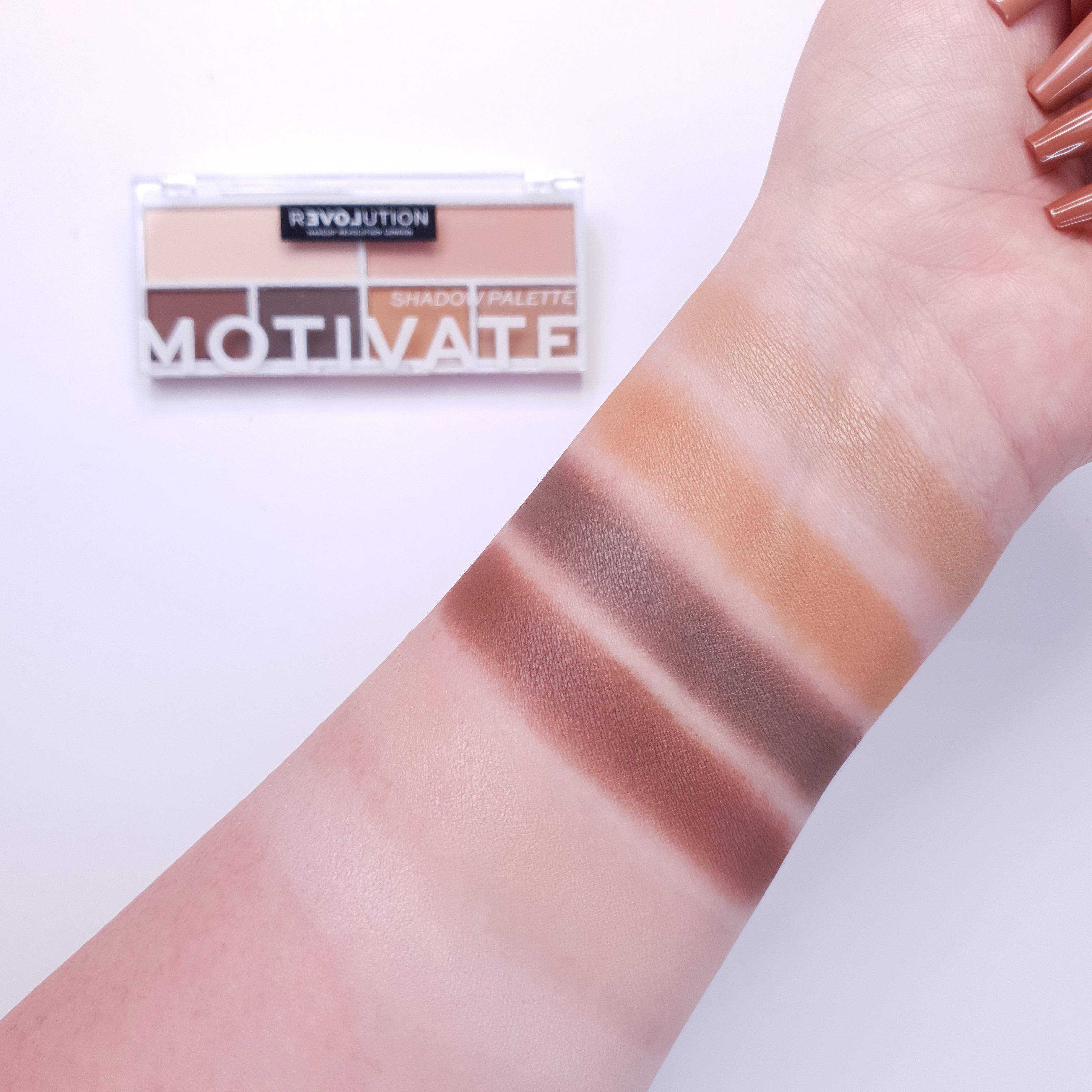 Makeup Revolution Relove Colour Play Eyeshadow Palette