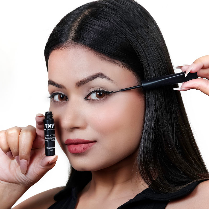 TNW The Natural Wash Smudgeproof Eyecatchy Matte Liquid Eyeliner