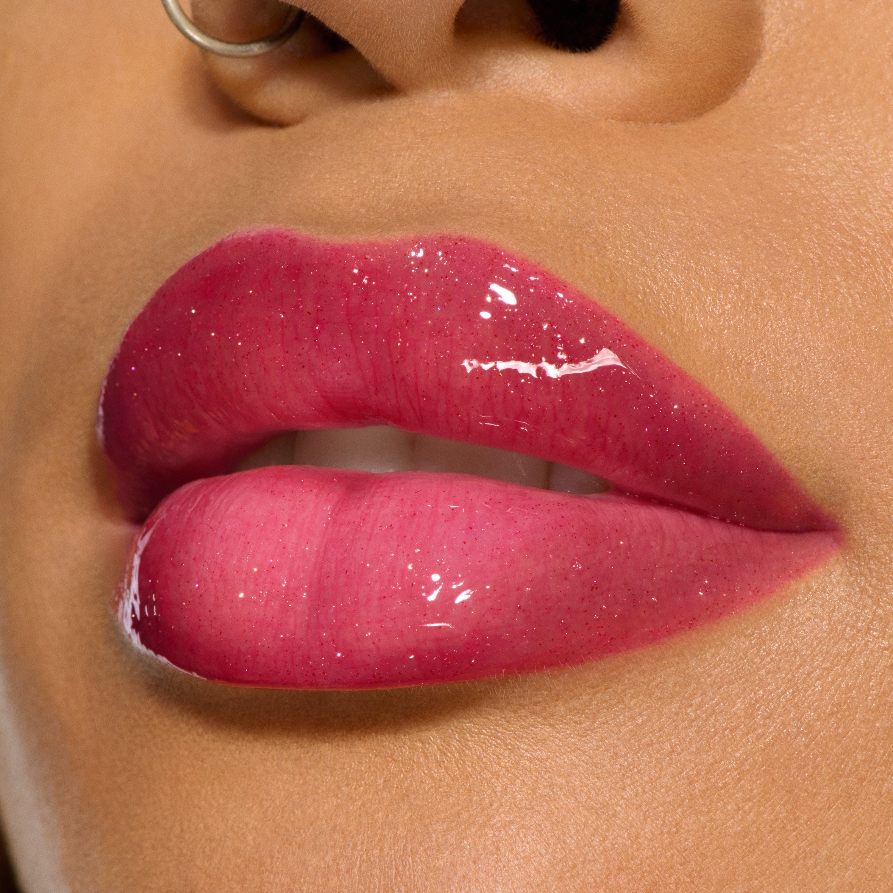 M.A.C Viva Glam Lipglass Air-Viva Kimmitment