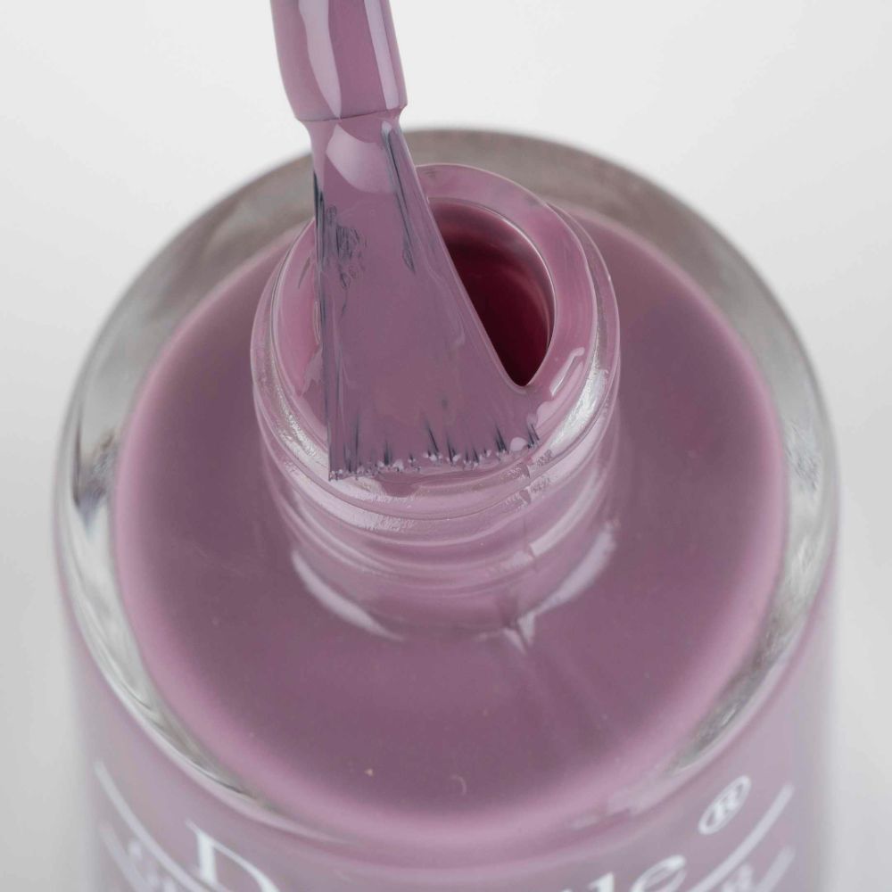 DeBelle Gel Nail Lacquer