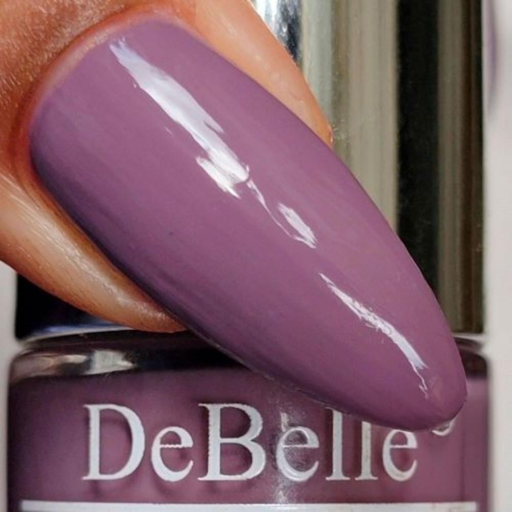 DeBelle Gel Nail Lacquer